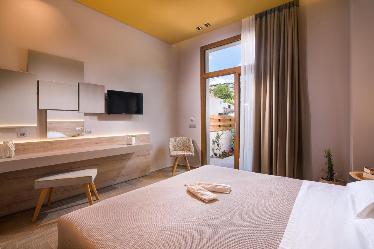 On The Rocks Aparthotel Theologos  Exterior photo