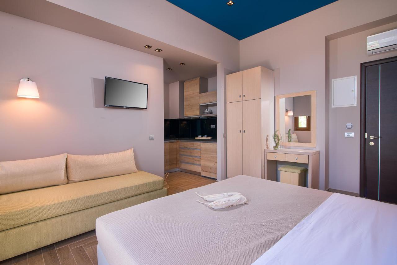 On The Rocks Aparthotel Theologos  Exterior photo
